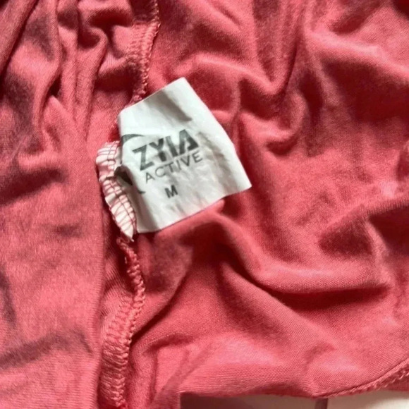 Zyia active open back king sleeve shirt size medium - Picture 4 of 4